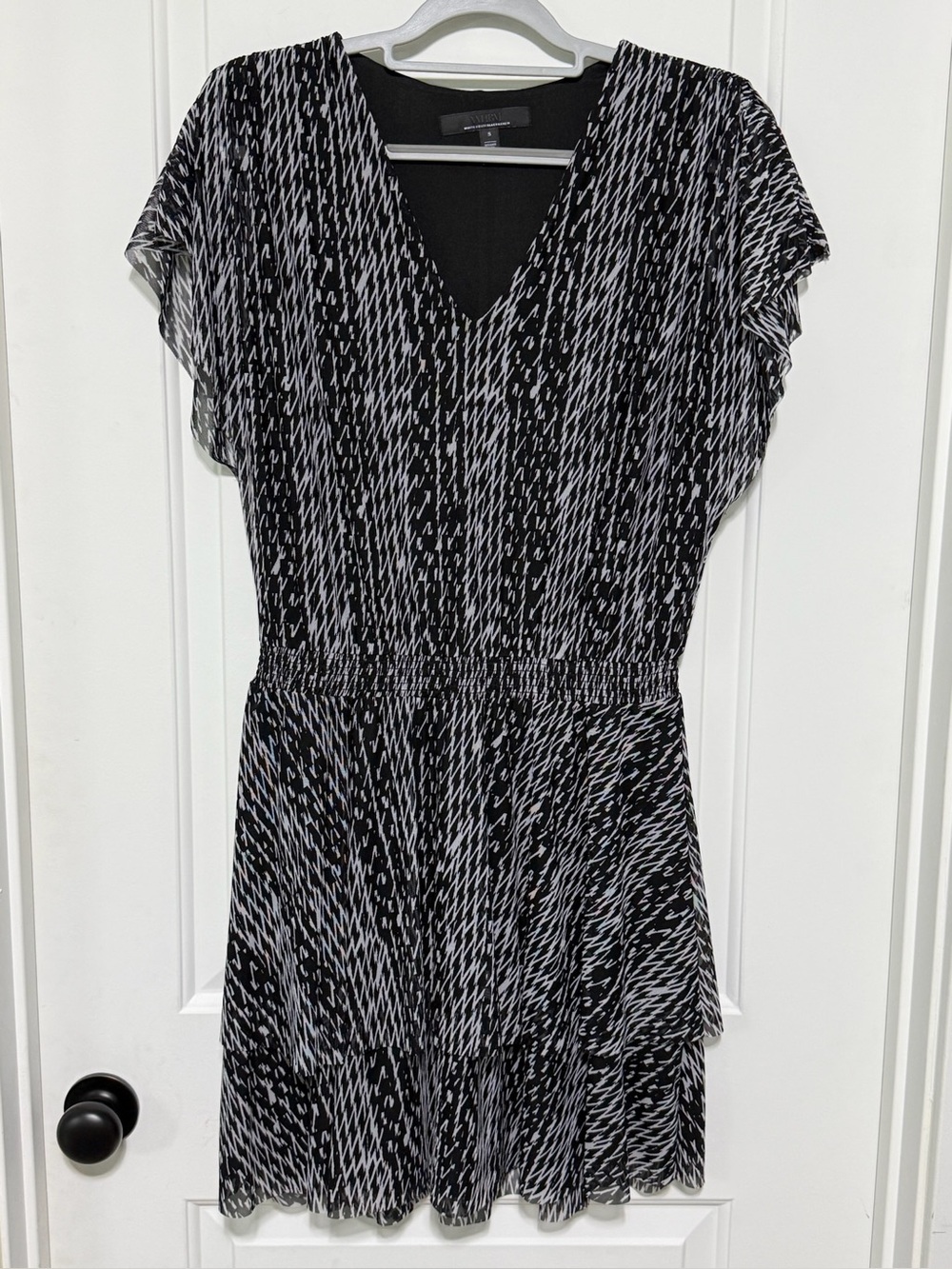 White House Black Market Dress Womens S Black SS Mesh Kimono Mini Fractured